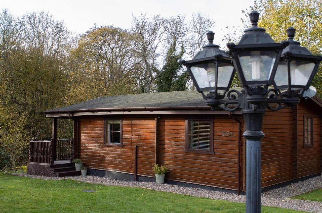 The Steadings Log Cabins Kettlebridge Bagian luar foto