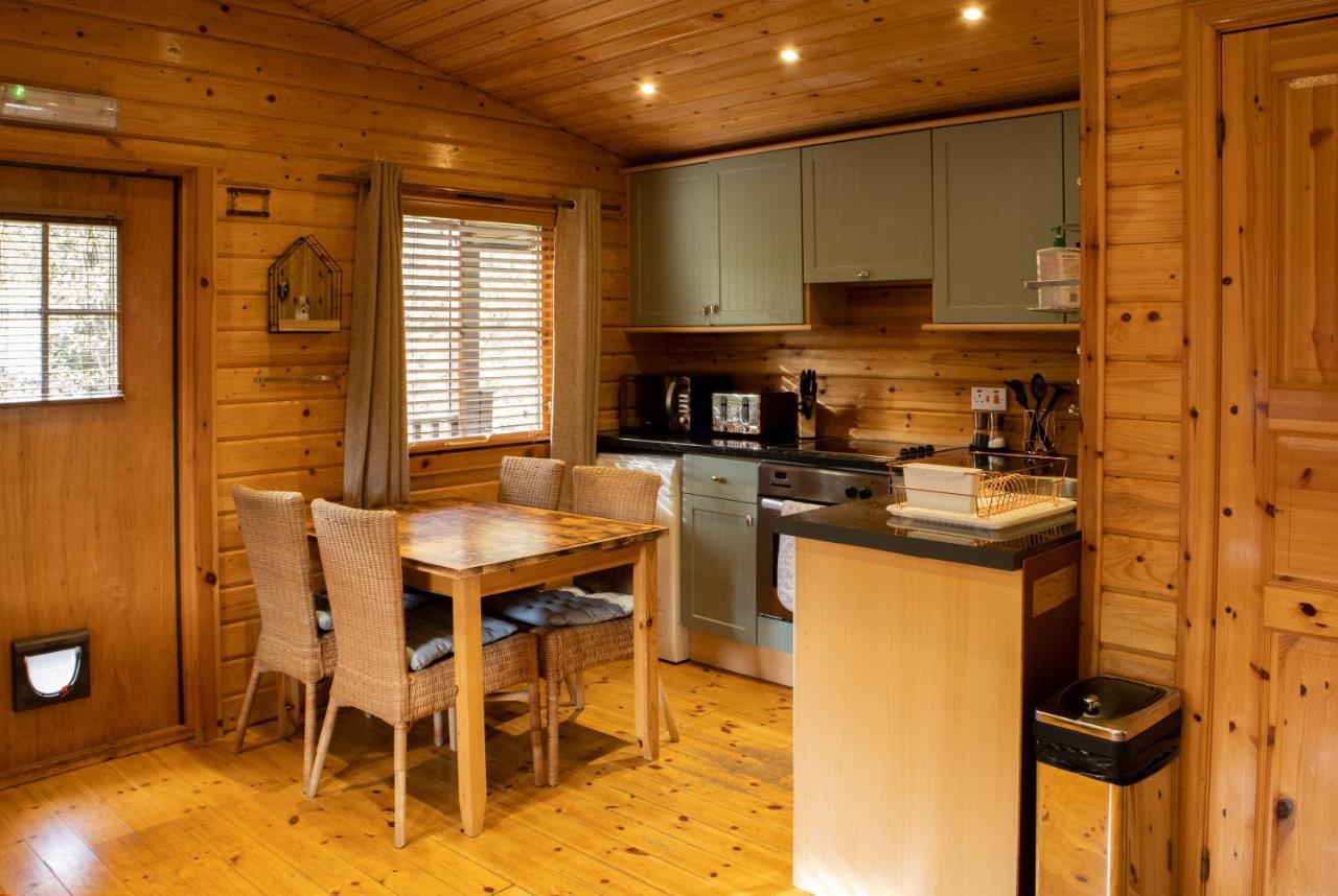 The Steadings Log Cabins Kettlebridge Bagian luar foto